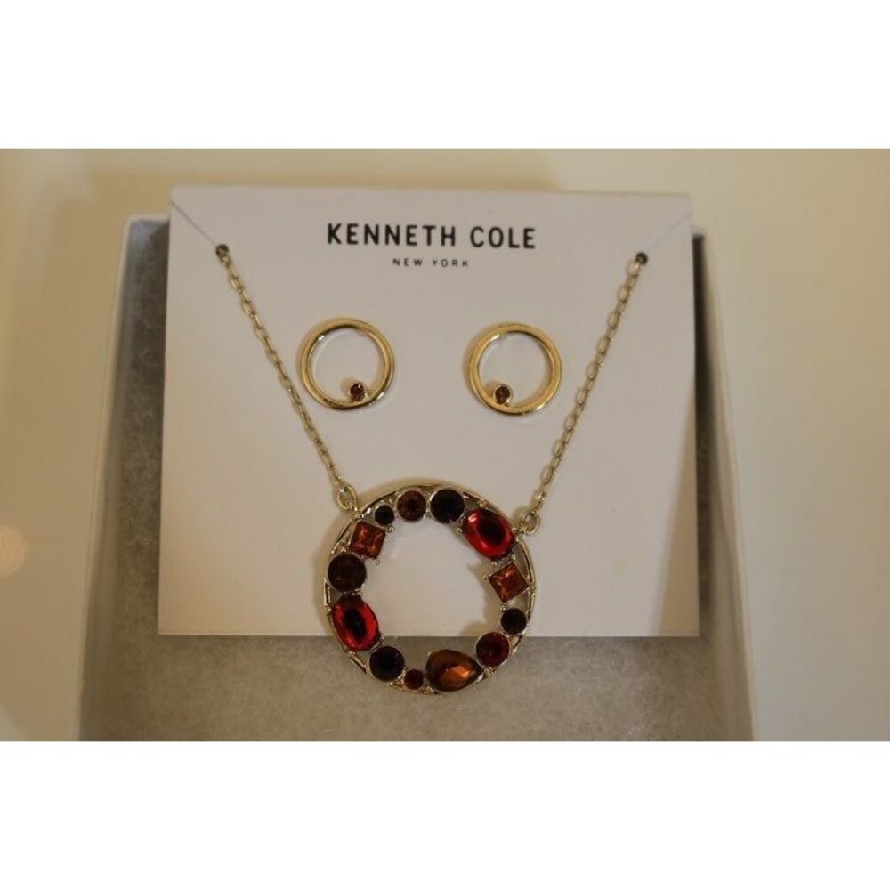 New Kenneth Cole NY Jewelry Necklace Set